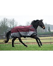Couverture HKM Yukon 600D – Rouge Foncé/gris – Highneck – 200g – Pour Cheval - 1