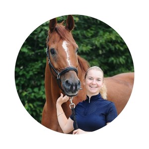 Kim und ihr erstes Dressurpony Top Gismo.